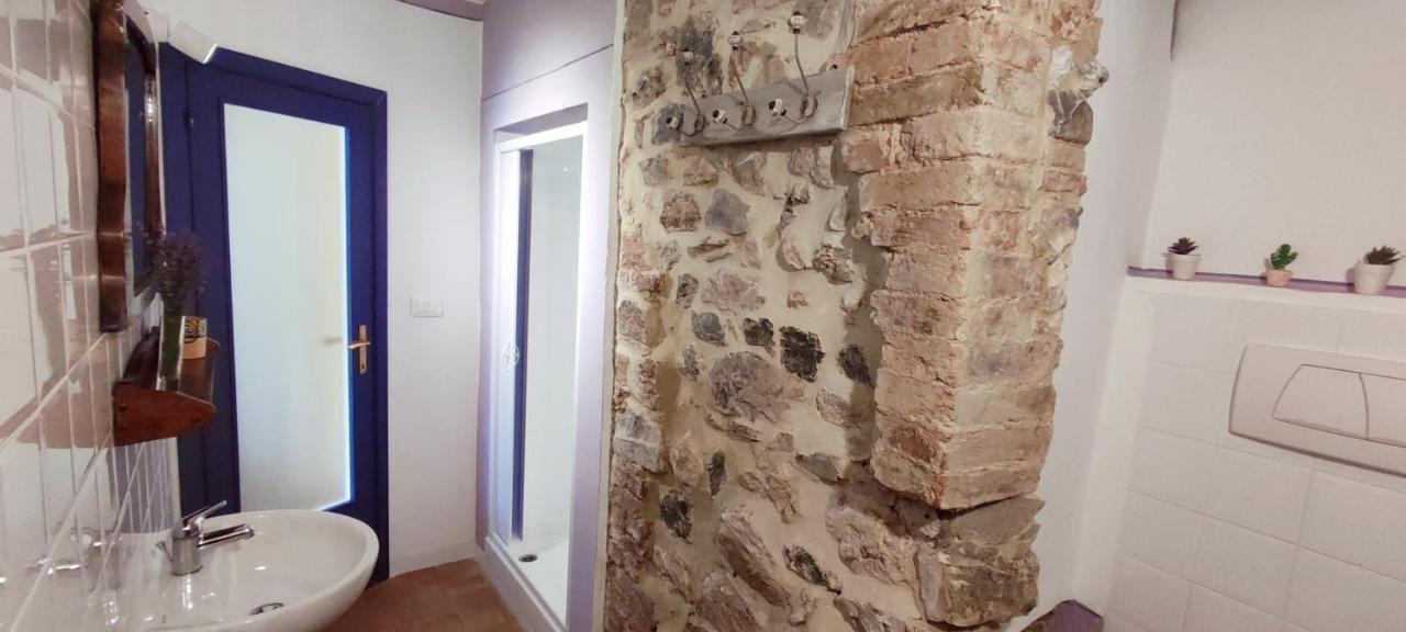 Isola Delle Api Hotel Bagni Di Petriolo Eksteriør billede
