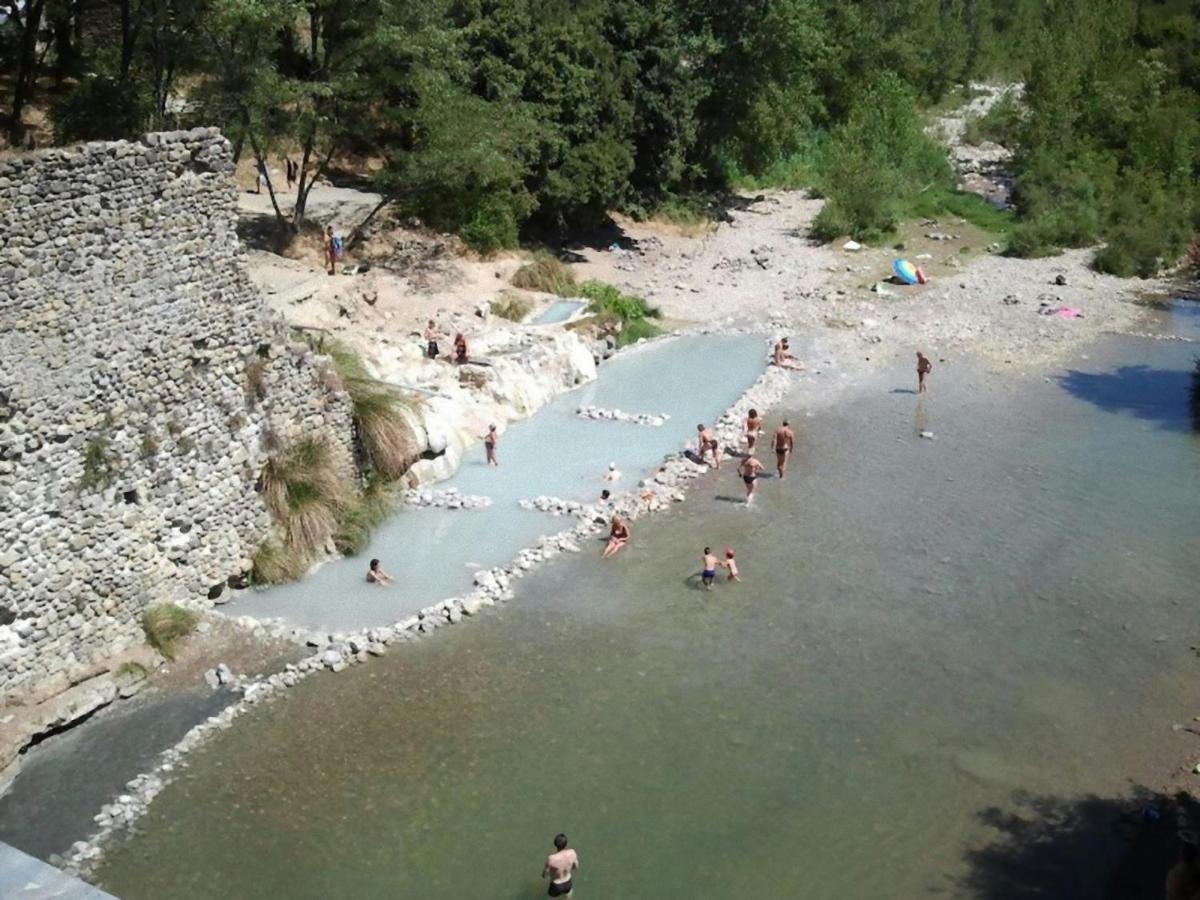 Isola Delle Api Hotel Bagni Di Petriolo Eksteriør billede